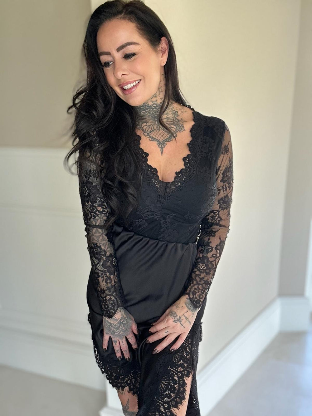 Skirt short satin/brodery