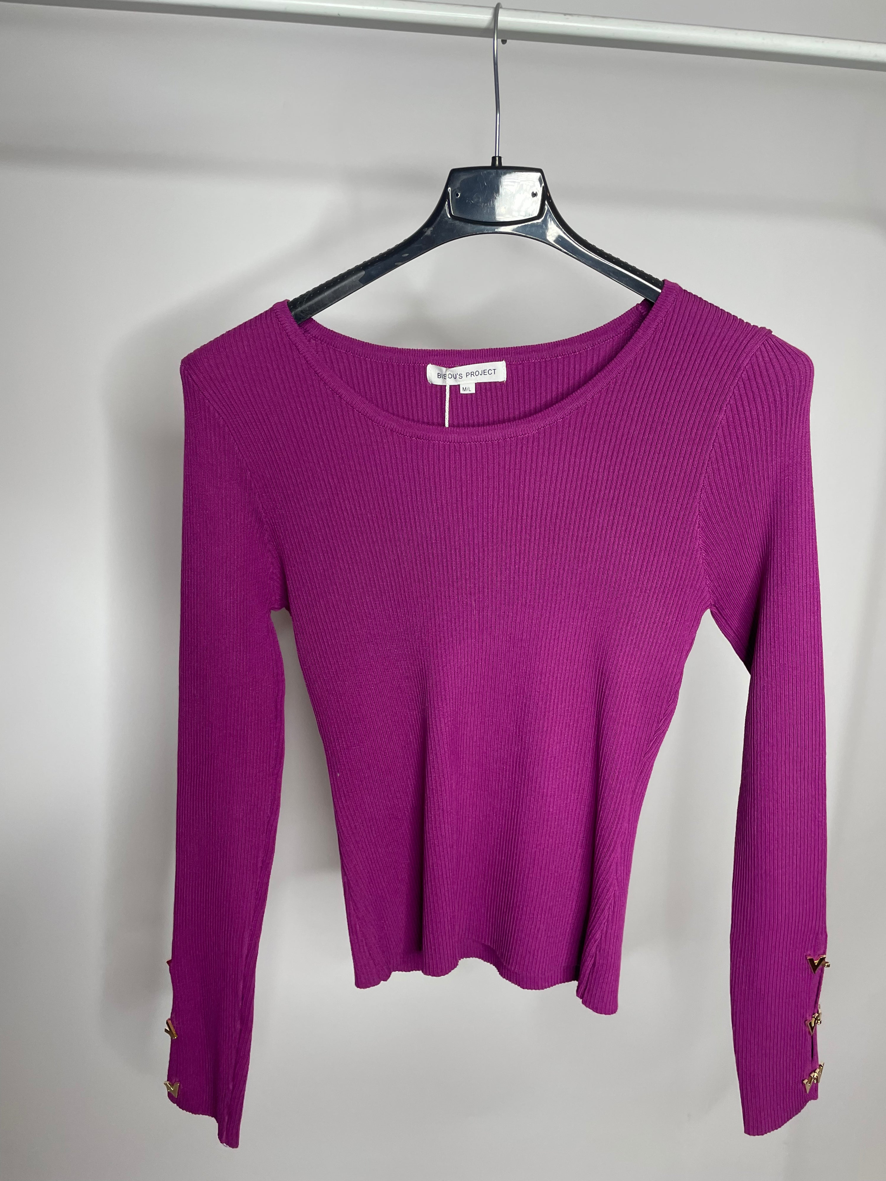 OUTLET Top V button